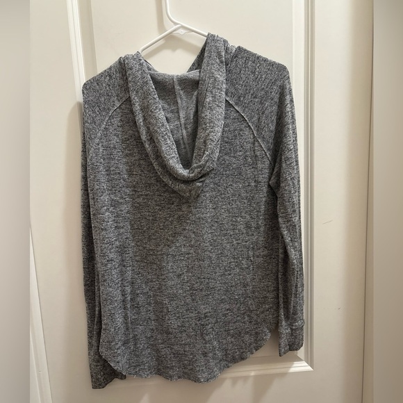 TNA by Aritzia Light Weight Heathered Gray Knit Pullover Hoodie Size Small - Picture 3 of 5